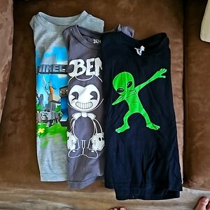 Bundle of 3 XS tshirts, Minecraft, bendy, alien!